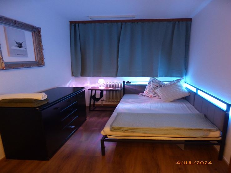Jugendzimmer (2)
